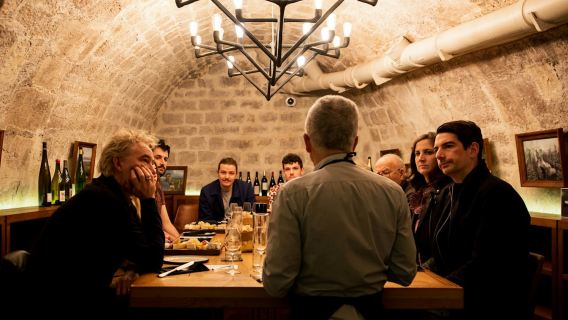 De grotten van het Louvre: begeleide wijn- en kaasproeverij