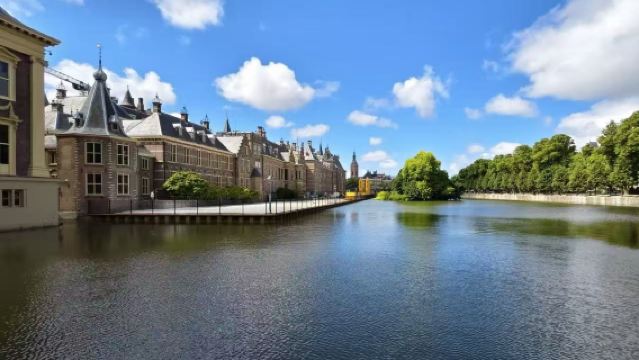 荷蘭阿姆斯特丹來回鹿特丹+海牙【風車村&羊角村周邊包車定制】