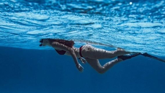 Cap De Creus: Katamaran-Kreuzfahrt ab Roses mit Badehalt und Audioguide