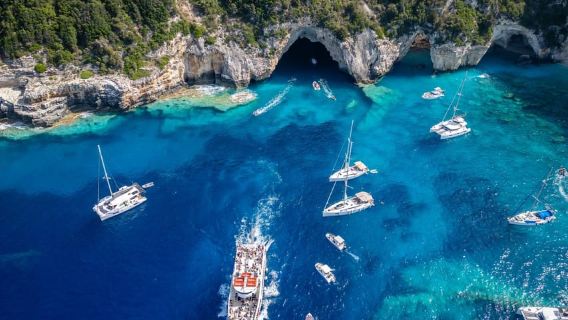 From Lefkimmi: Paxos, Antipaxos & Blue Caves Speedboat Tour