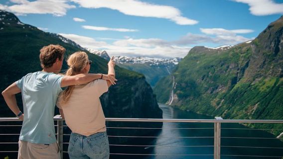 Geiranger: Panorama Bus Tour (Highlights viewpoint)