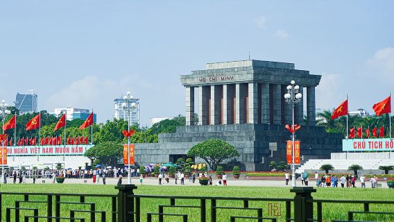 Military History Museum & Ho Chi Minh Mausoleum Half-day Tour in Hanoi