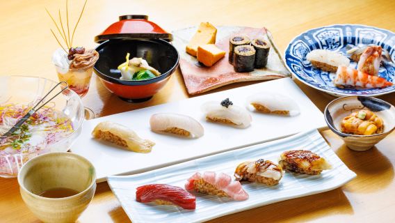 [Суши Мисуши] Выберите один из шести купонов на комплексный обед/пакет услуг обед «Нигири суши» или «Суши кайсэки»