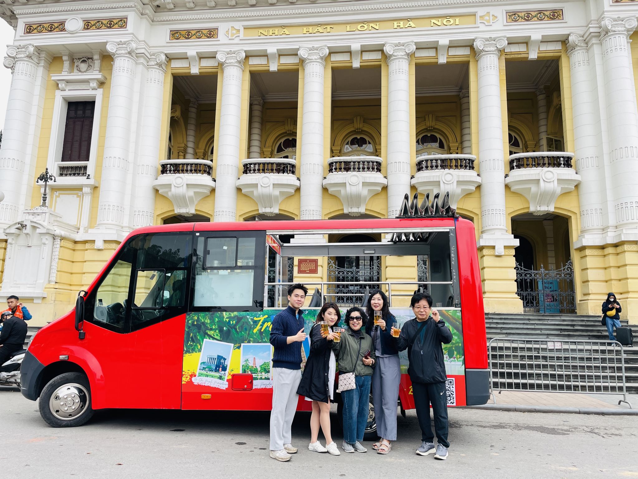 Hanoi Exclusive Craft Beer Bus: Sightseeing City Tour