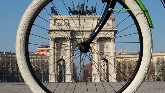Milan: City Bike Tour