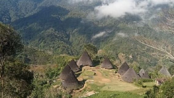 Labuan Bajo: Wae Rebo Village Day Trip with Trekking