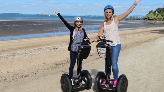 Auckland: tour in Segway del villaggio di Devonport