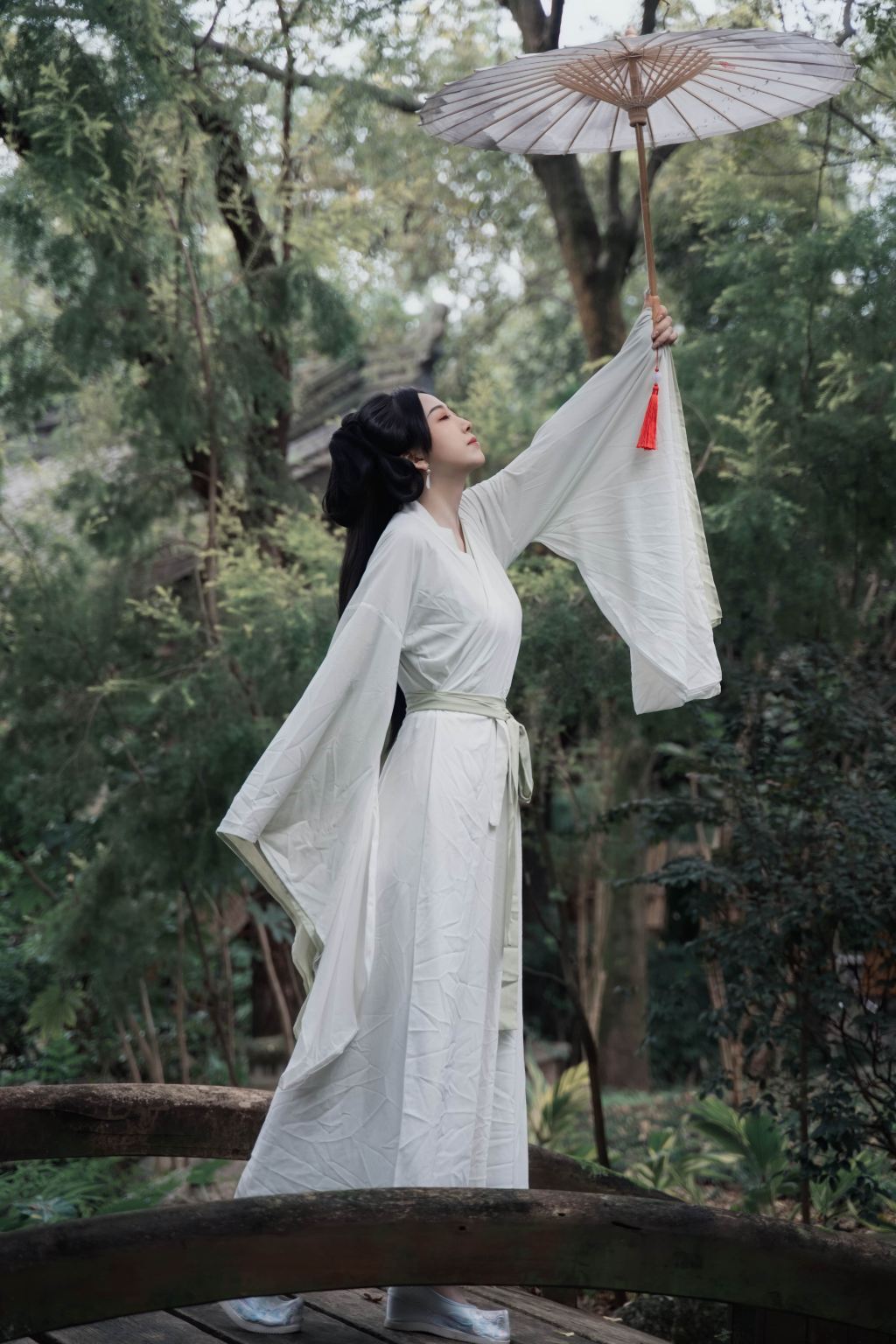 Daxin Travel Photography[Detian Transnational Waterfall/Mingshi Pastoral photography services including companion photography, follow-up shooting, aerial photography with multilingual translation by local photographers]