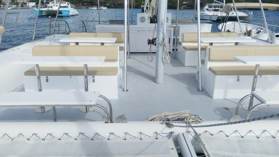 Trou d'Eau Douce: Catamaran Cruise to Ile aux Cerfs