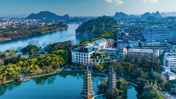 小團桂林旅遊陽朔西街遇龍河十里畫廊自由行