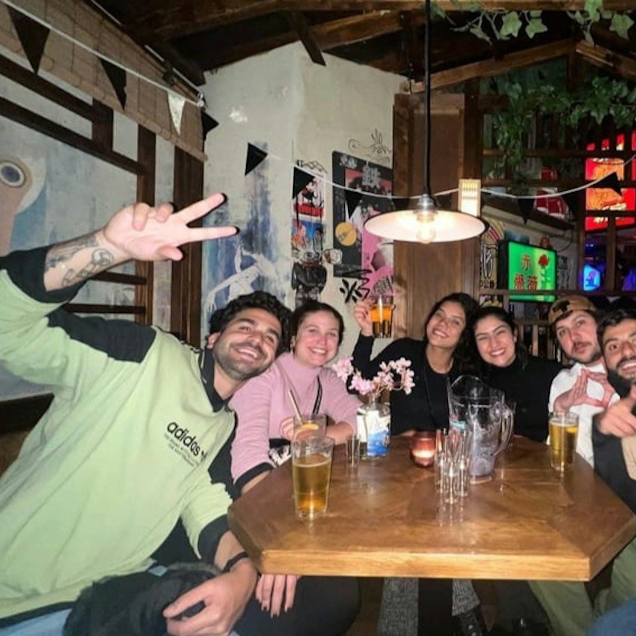 Amsterdam: Guided Pub Crawl + VIP Club Entry