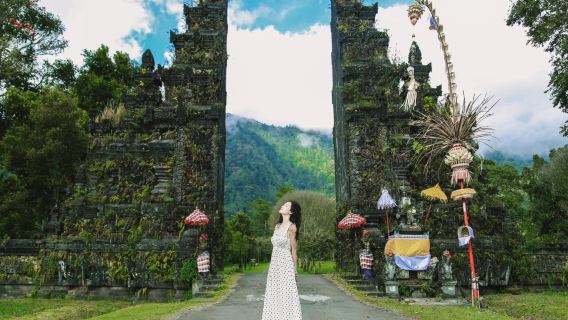 Северный Бали: Однодневная культурная экскурсия по храму Улун Дану, Двум озерам и Чанди Бентар | С трансфером туда и обратно