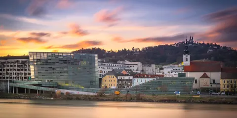 林茨藝術電子中心+林茨新主教座堂+蘭多斯博物館+林茨中央廣場