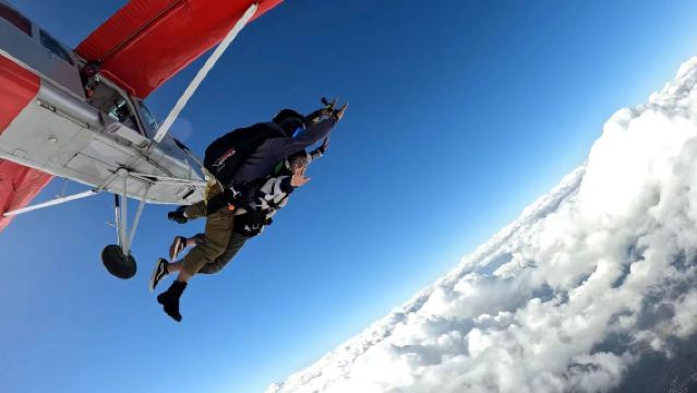 海南萬寧興隆4000公尺高空跳傘