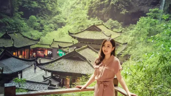 [8-person group tour including Wulong Natural Three Bridges, Longshuixia Gorge, and Wujiang River cruise] Chongqing Wulong Three Natural Bridges, Longshuixia Gorge, and Wujiang River day trip