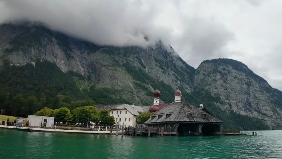 Berlepas dari Munich, Istana Neuschwanstein + Tasik Alps + BMW Welt (perjalanan boleh disesuaikan)