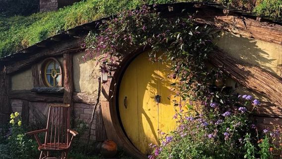 Lawatan sehari ke Kampung Hobbit + Gua Kunang-Kunang New Zealand "Kumpulan kecil/kongsi kenderaan/sewaan peribadi/termasuk tiket masuk"
