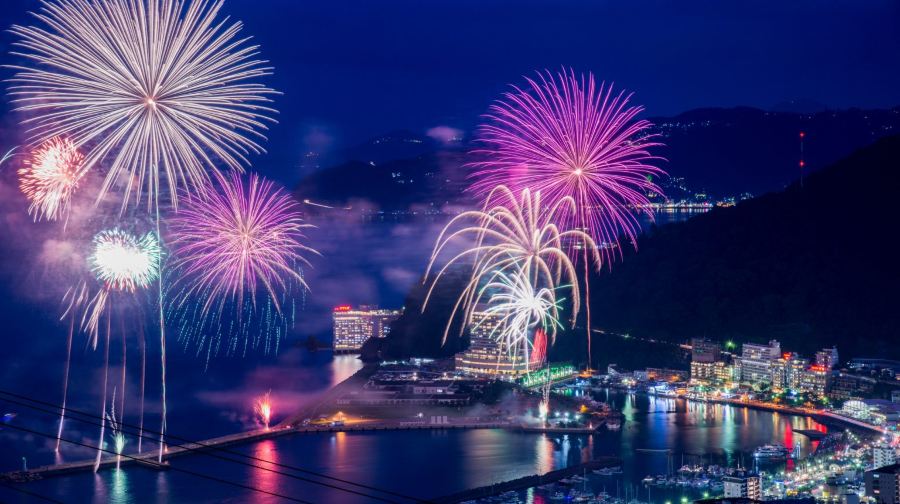 熱海海上花火大會+伊豆全景公園一日遊【期間限定|中英文服務】