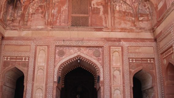 델리에서 아그라까지 이동 시 파테푸르시크리 방문이 포함된 가이드 서비스