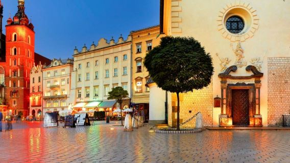 Cracovia: visita guidata serale tra antichi segreti, racconti e re