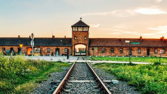 เอาชวิตซ์-เบียร์เคเนาและโรงงานของชินด์เลอร์: ทัวร์พร้อมไกด์ + บริการรับส่ง