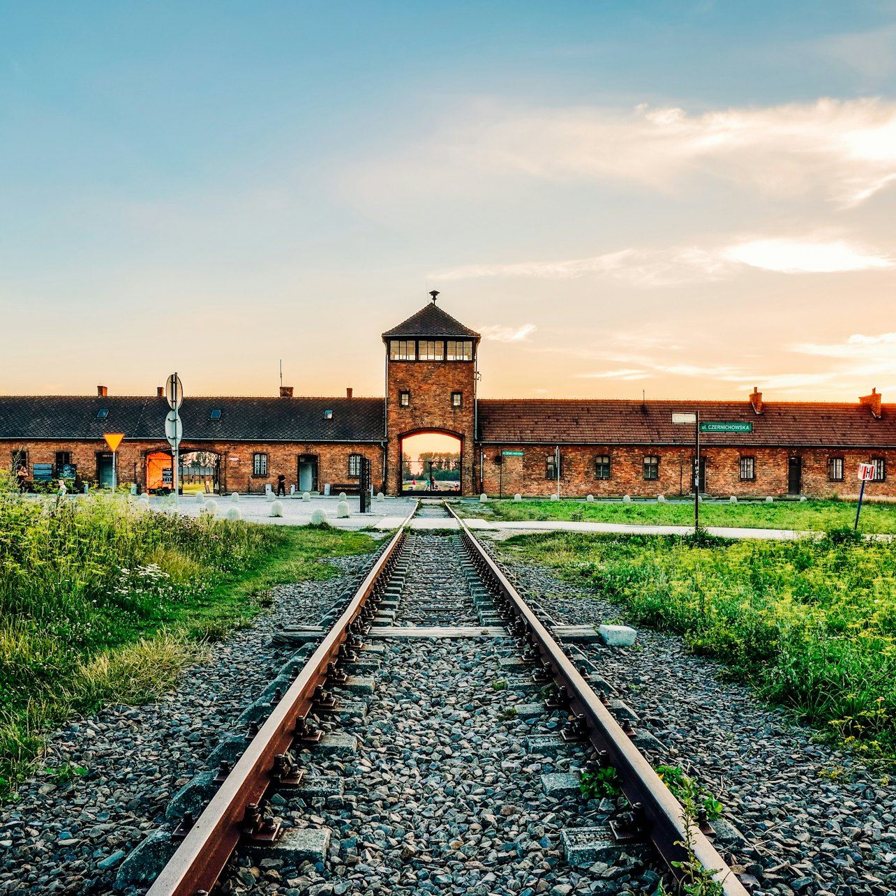 Auschwitz-Birkenau e la fabbrica di Schindler: visita guidata + trasporto