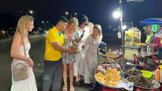 Food Tastings Evening Tour in Siem Reap with Tuk Tuk