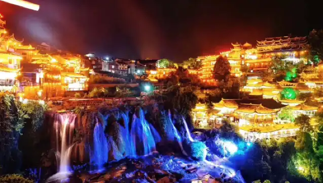 矮寨大橋+懸崖棧道+茶峒邊城+芙蓉鎮一日遊【品質夜遊芙蓉鎮】