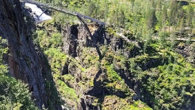 Eidfjord: Vøringsfossen Waterfall Shuttle & Sky Bridge Walk
