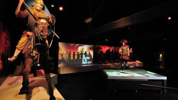 Edinburgh: Rosslyn Chapel and Hadrian's Wall Tour in Spanish