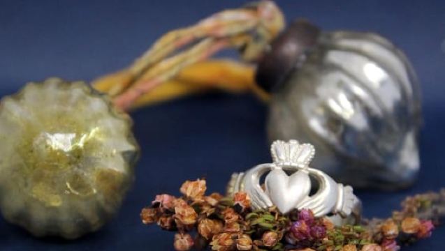 Dublin: Bengkel Cincin Claddagh Perak Anda Sendiri