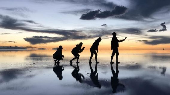 Salar de Uyuni + Atardecer y Noche de Estrellas| Privado |