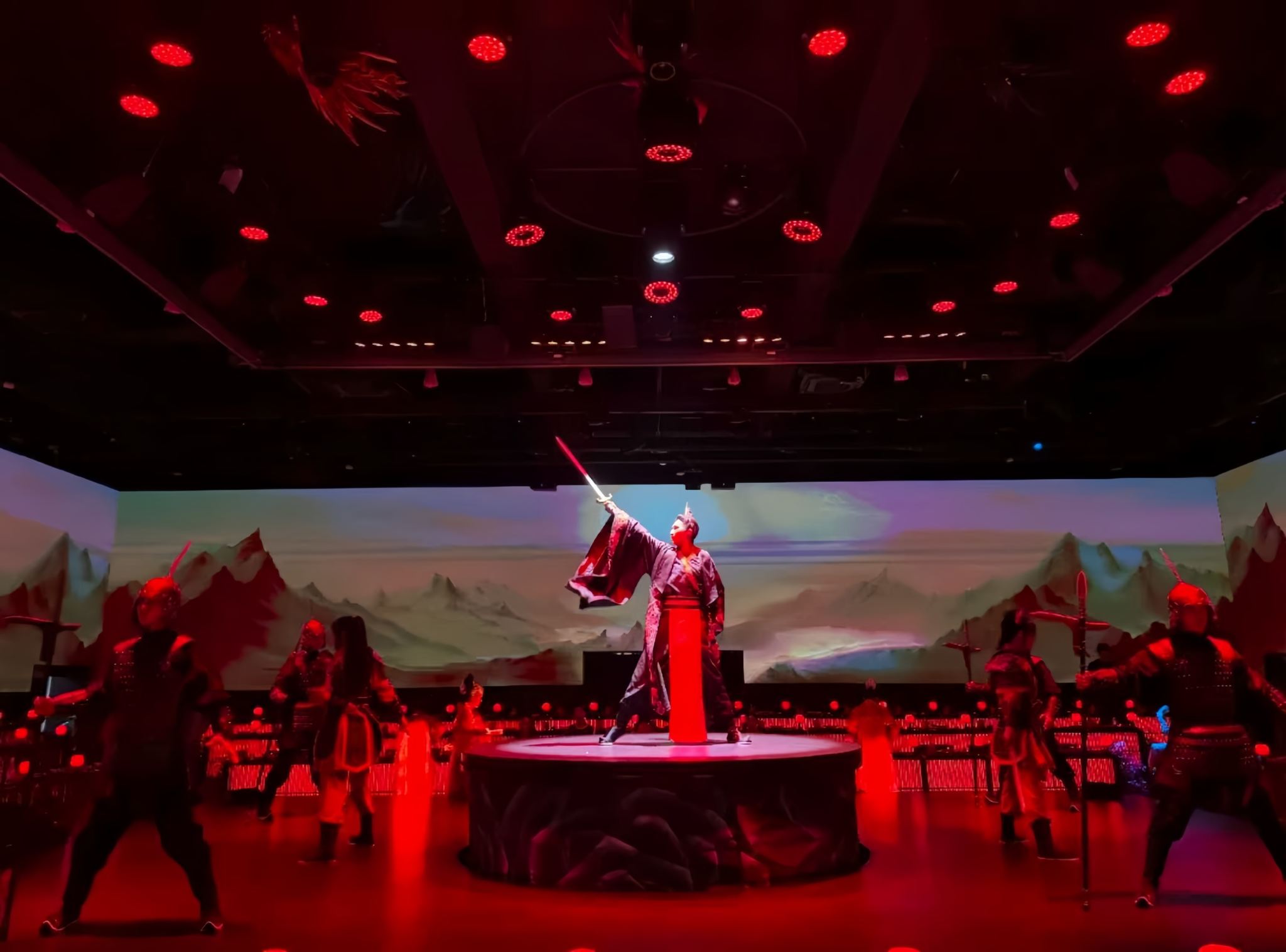 Kunming Jueyan • Eintauchen in das kaiserliche Bankett vor tausend Jahren (kaiserliches Festmahl + klassische Musik- und Tanzaufführung des immateriellen Kulturerbes + historische Kultur + optionales antikes Kleidungserlebnis)