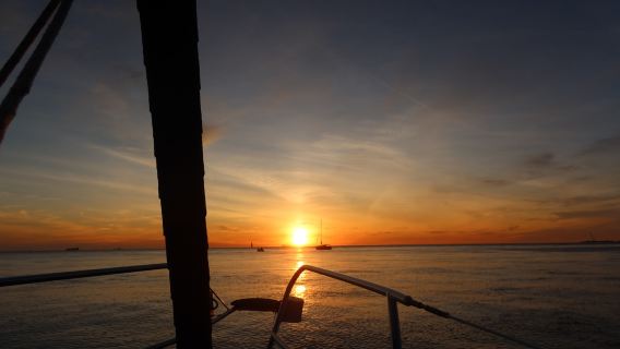 Shared Sightseeing & Sunset Cruise