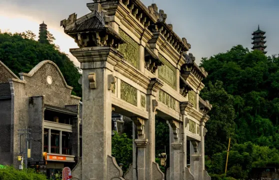 廣西柳州博物館+百里柳江旅遊+窯埠古鎮一日遊中英文服務