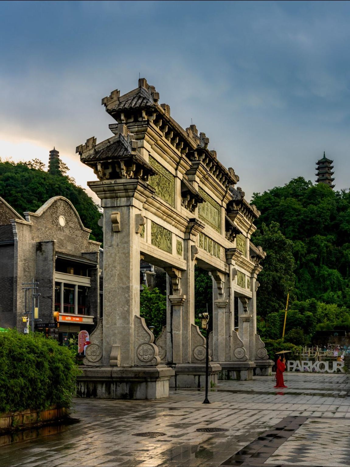 Liuzhou Museum + Baili Liujiang Tourism + Yaogu Ancient Town Private Charter 1-day Tour with English Service