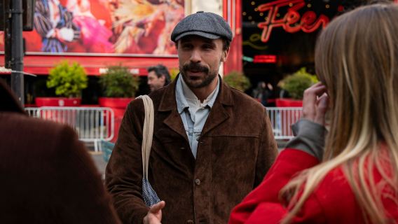 Montmartre Paris: Pastries & Tragedies Guided Walking Tour