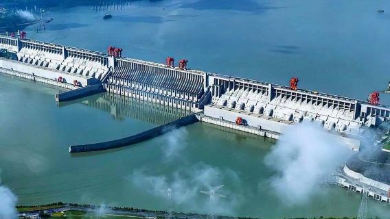 однодневный тур по Ичану с посещением деревни Санься, плотины Санься и ущелья Силин с англоязычным сервисом