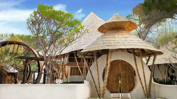 [Multiple Locations] Fah Lanna Spa in Chiang Mai, a viral check-in spot featuring exquisite Lanna-style decor and authentic Thai spa treatments