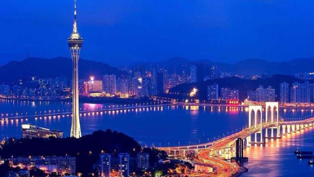 澳門旅遊觀光塔360°旋轉餐廳自助餐（自助午餐/自助晚餐）