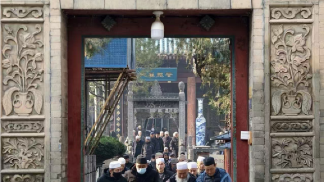 Pengalaman Eksklusif - Kunci ke Kawasan Muslim - Kunjungan Pribadi ke Masjid Agung & Rumah Muslim