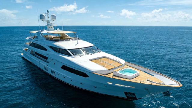 Escursione in lussuoso yacht a Phoenix Island di 3 ore + pesca in mare + esperienza in moto d'acqua + frutta, bevande e acqua minerale