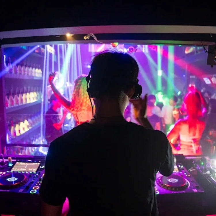 仙台国分町： Dragon Nightclub 入場券にドリンク付き（海外旅行客専用