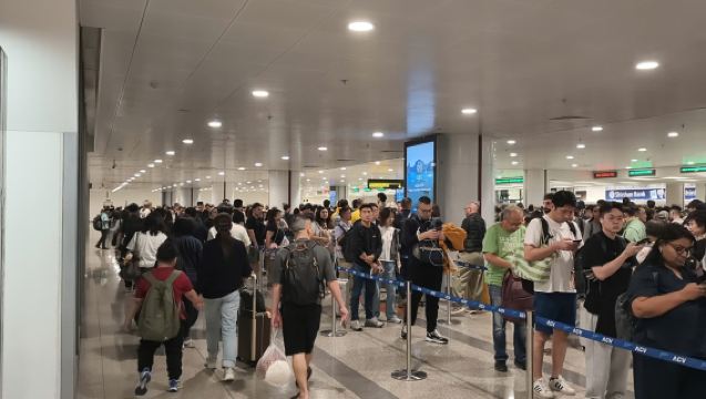 Fast Track am Flughafen Noi Bai