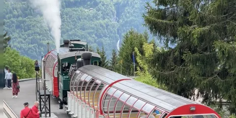 蘇黎世來回包車|龍疆雙湖+吉斯巴赫瀑布+阿爾卑斯小鎮一日遊
