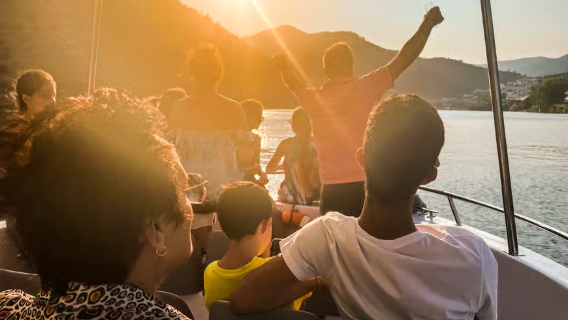 Εκδρομή στην κοιλάδα του Douro από το Πόρτο της Πορτογαλίας, με κρουαζιέρα, επίσκεψη σε αμπελώνες, δοκιμή κρασιών και γεύμα