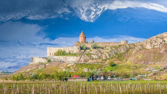 Ein Tagesausflug , um Horwirap, den Azat-See, den Ghani-Tempel, Gegard und Rawash zu erleben.