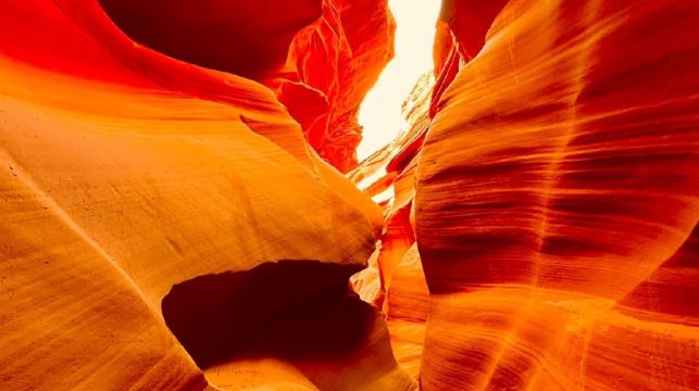 美國拉斯維加斯來回羚羊谷馬蹄灣一日遊包車【真好玩】