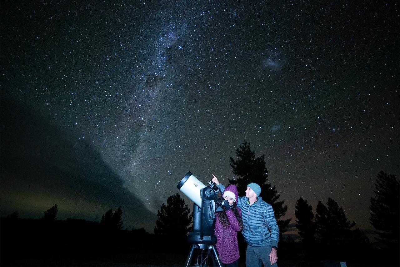 Tour in Cinese/Inglese per Osservazione delle Stelle a Tekapo con Camaleonte - Gruppo Piccolo di 14 Persone Incluso Cioccolata Calda, Marshmallow e Foto con il Cielo Stellato