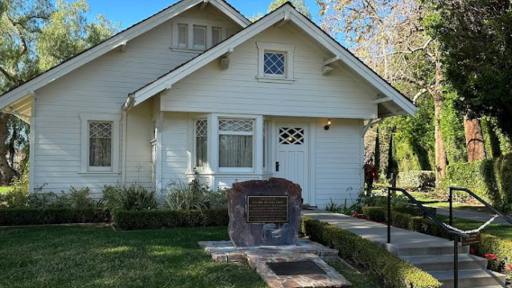 洛杉磯尼克森總統圖書館和博物館+橙縣動物園+紐波特海灘一日遊